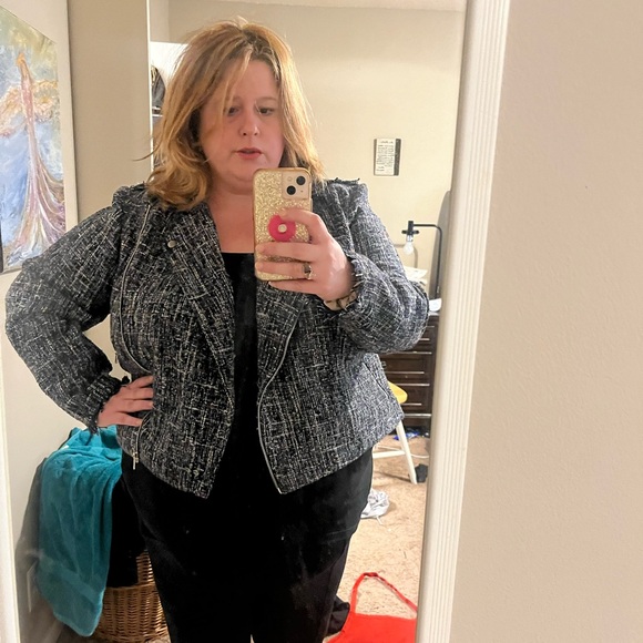 Meet your Posher, Jess, Age 40, from Omaha NE - Picture 3 of 10